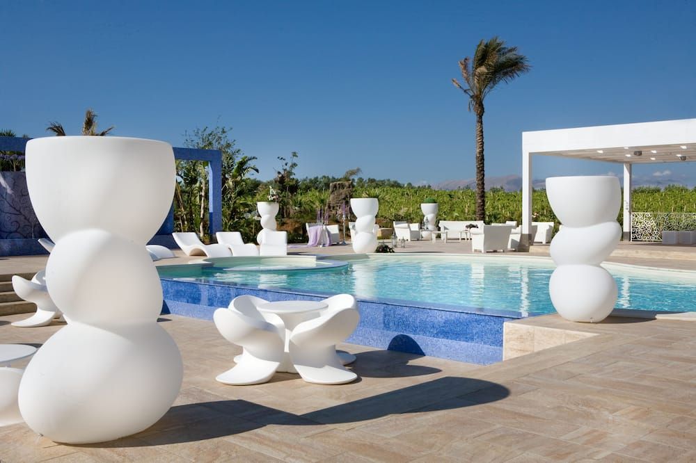 حوض السباحة صورة