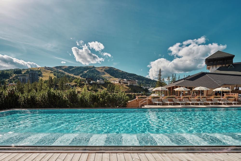 حوض السباحة صورة