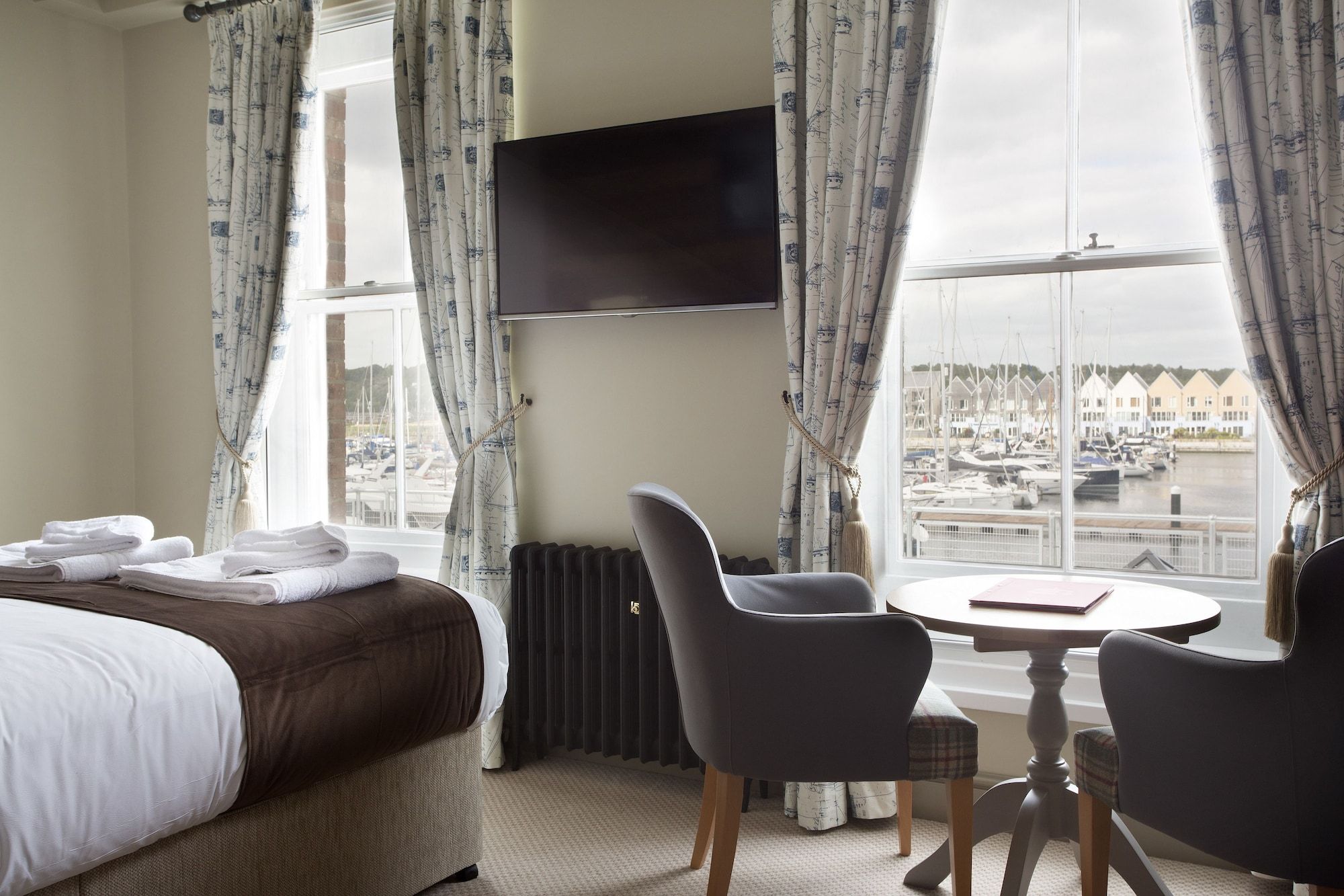 آخر