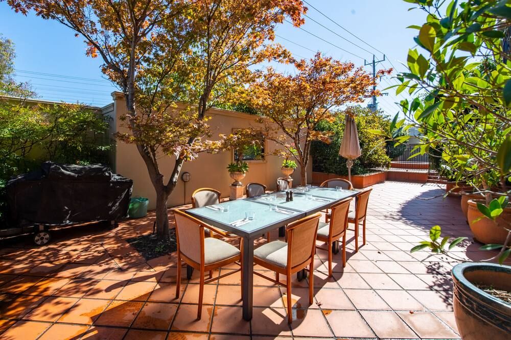 شرفة مرصوفة