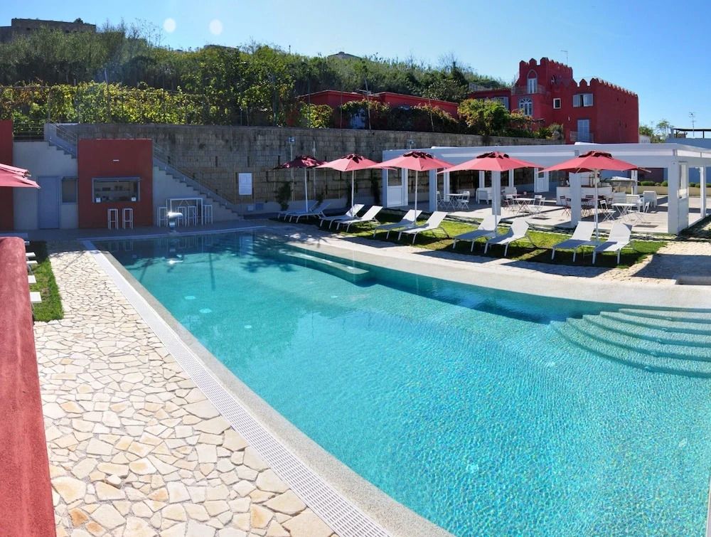 حوض السباحة صورة