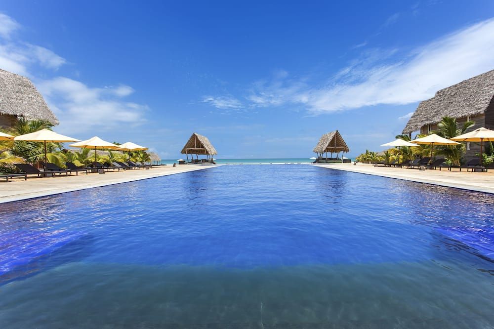 حوض السباحة صورة