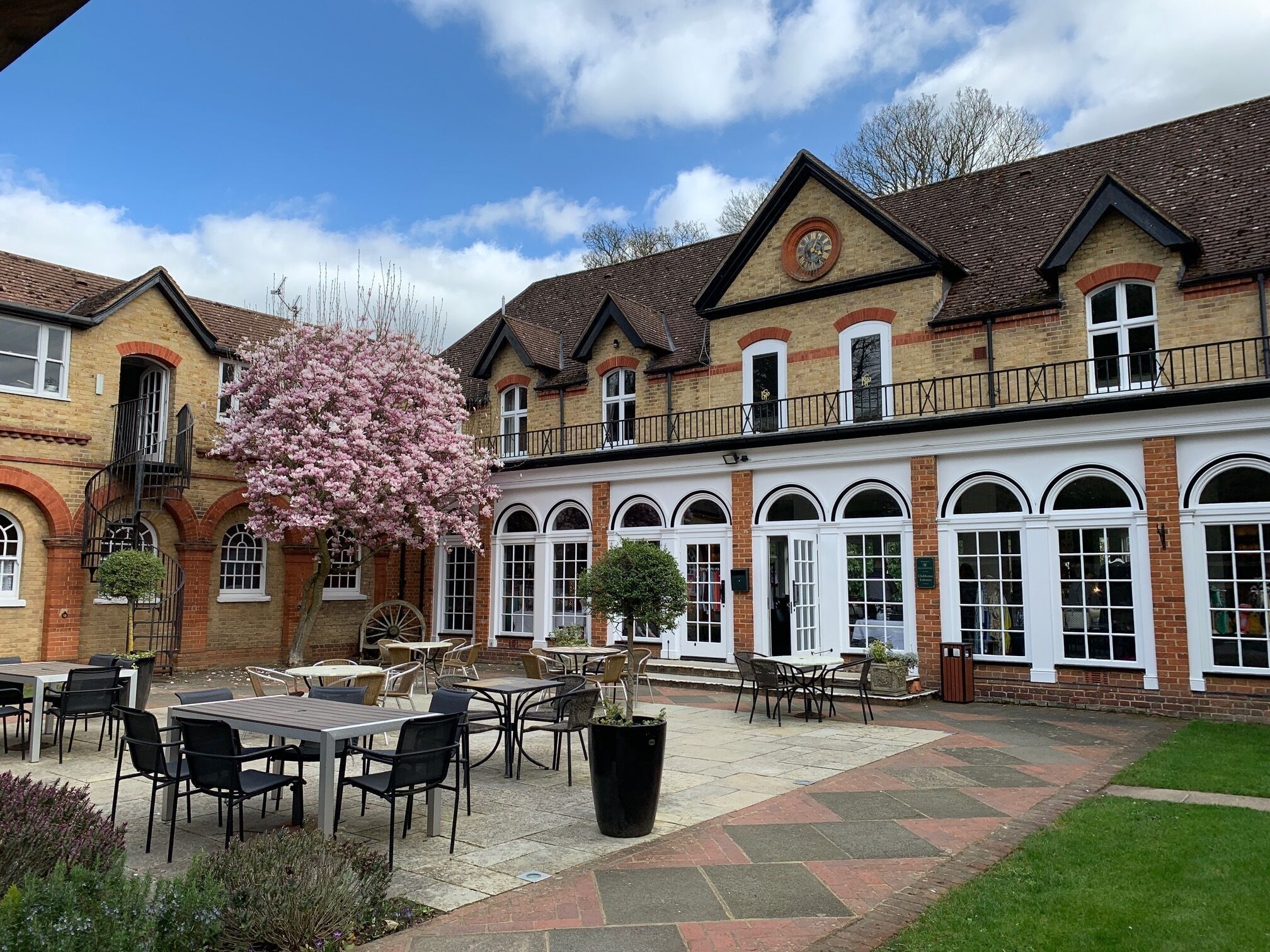 شرفة مرصوفة