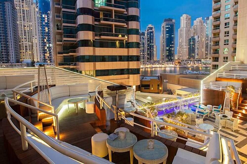 شرفة مرصوفة صورة