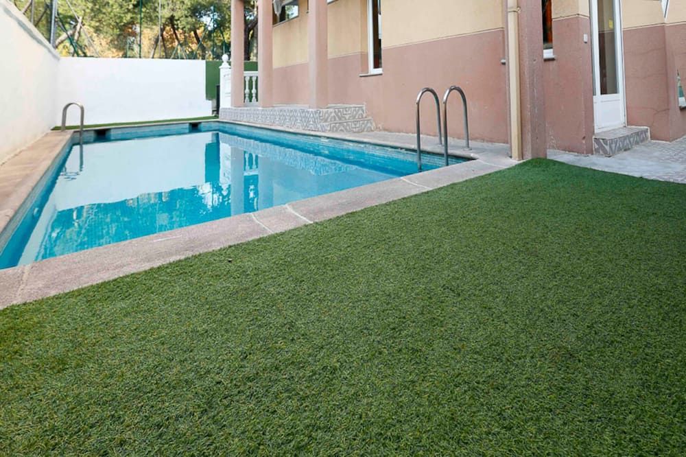 حوض السباحة صورة