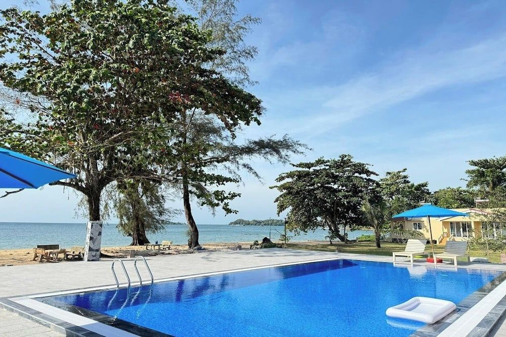 حوض السباحة صورة