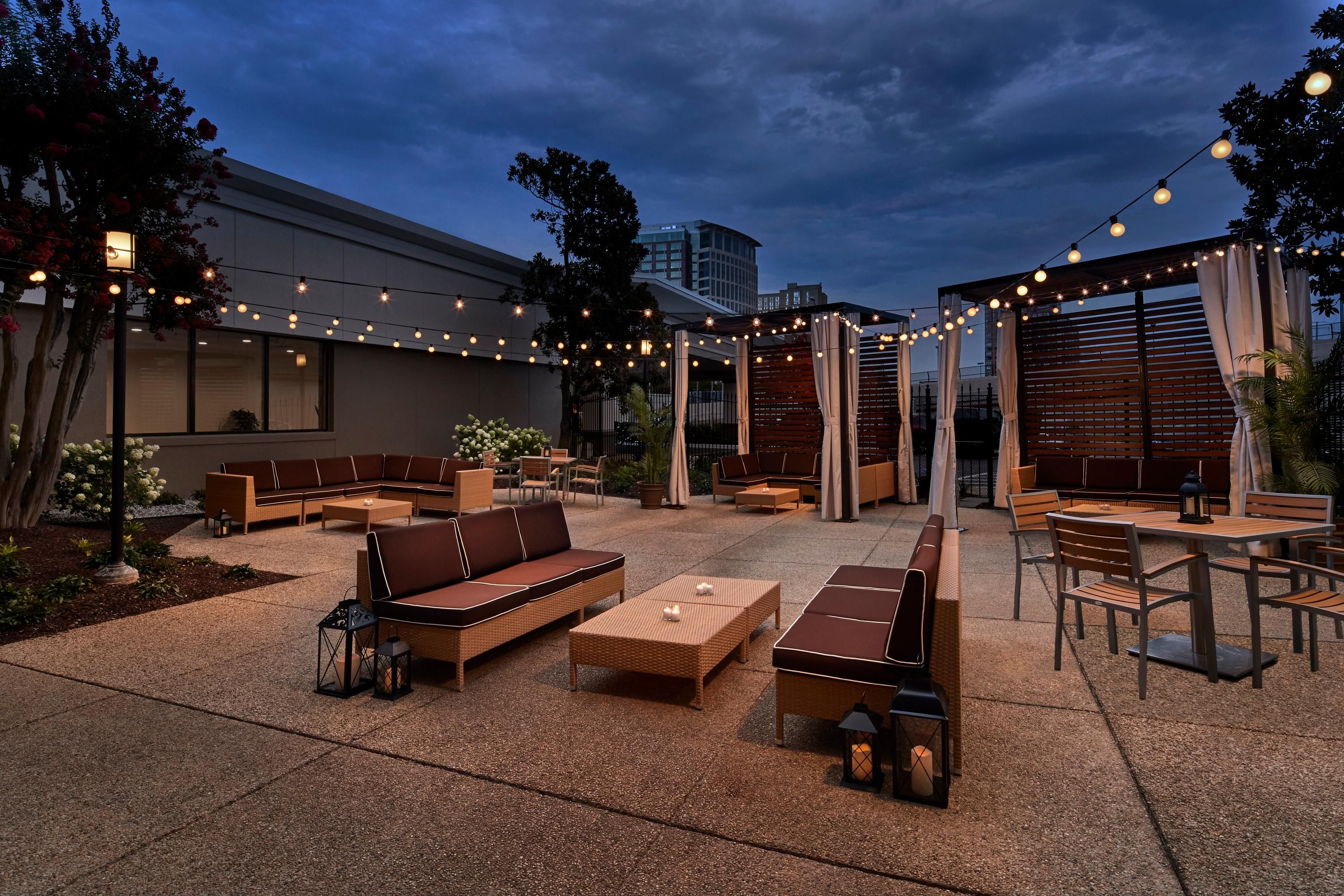 شرفة مرصوفة