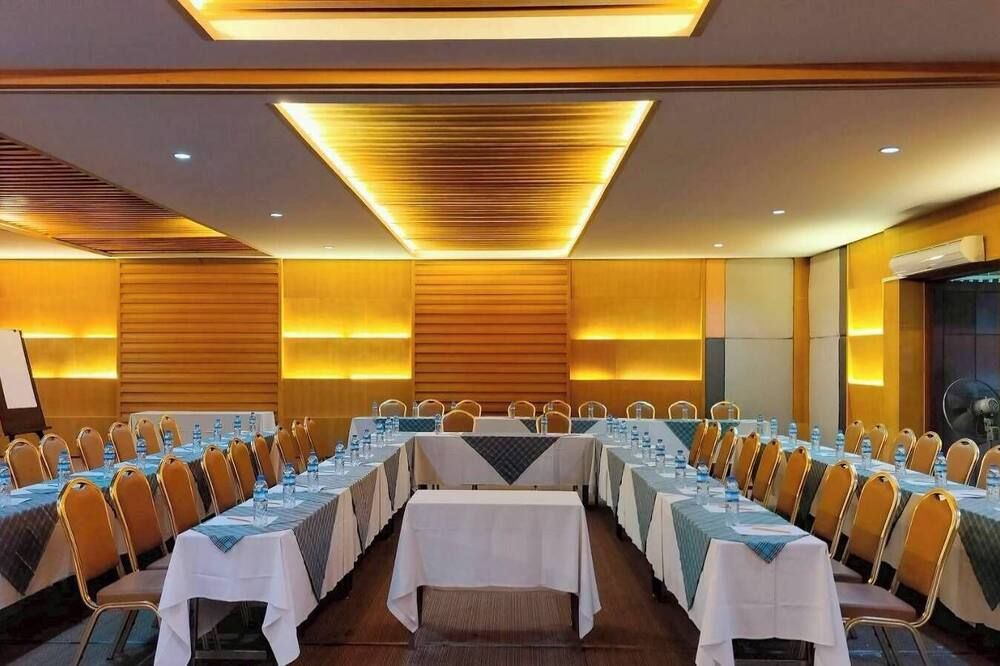 غرفة الاجتماعات