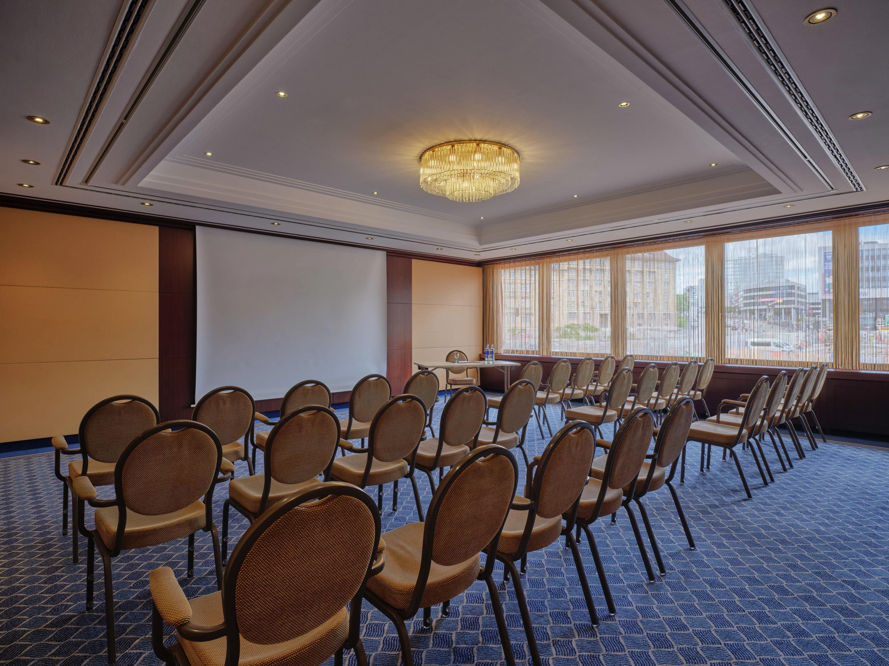 غرفة الاجتماعات