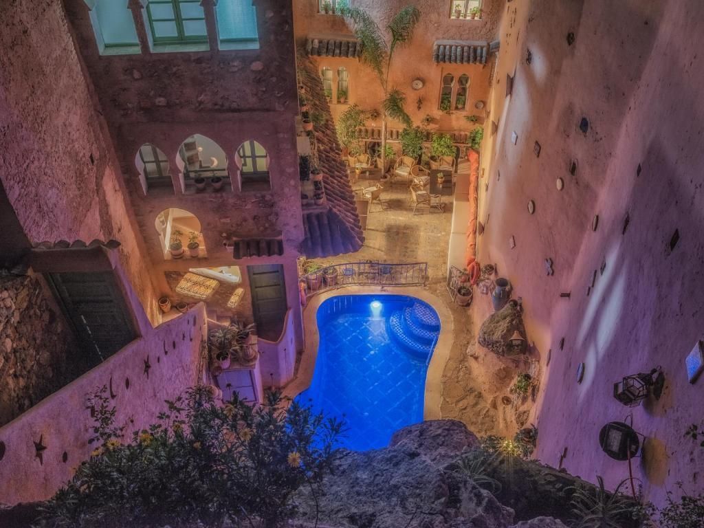 حوض السباحة صورة