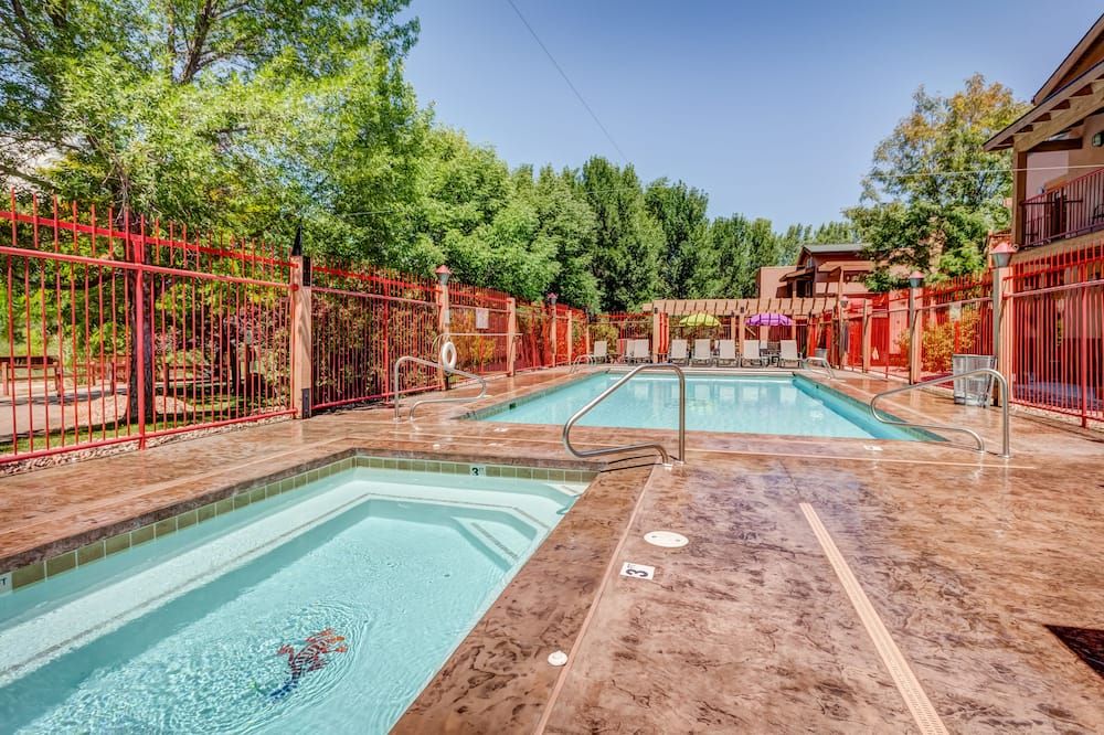 حوض السباحة صورة