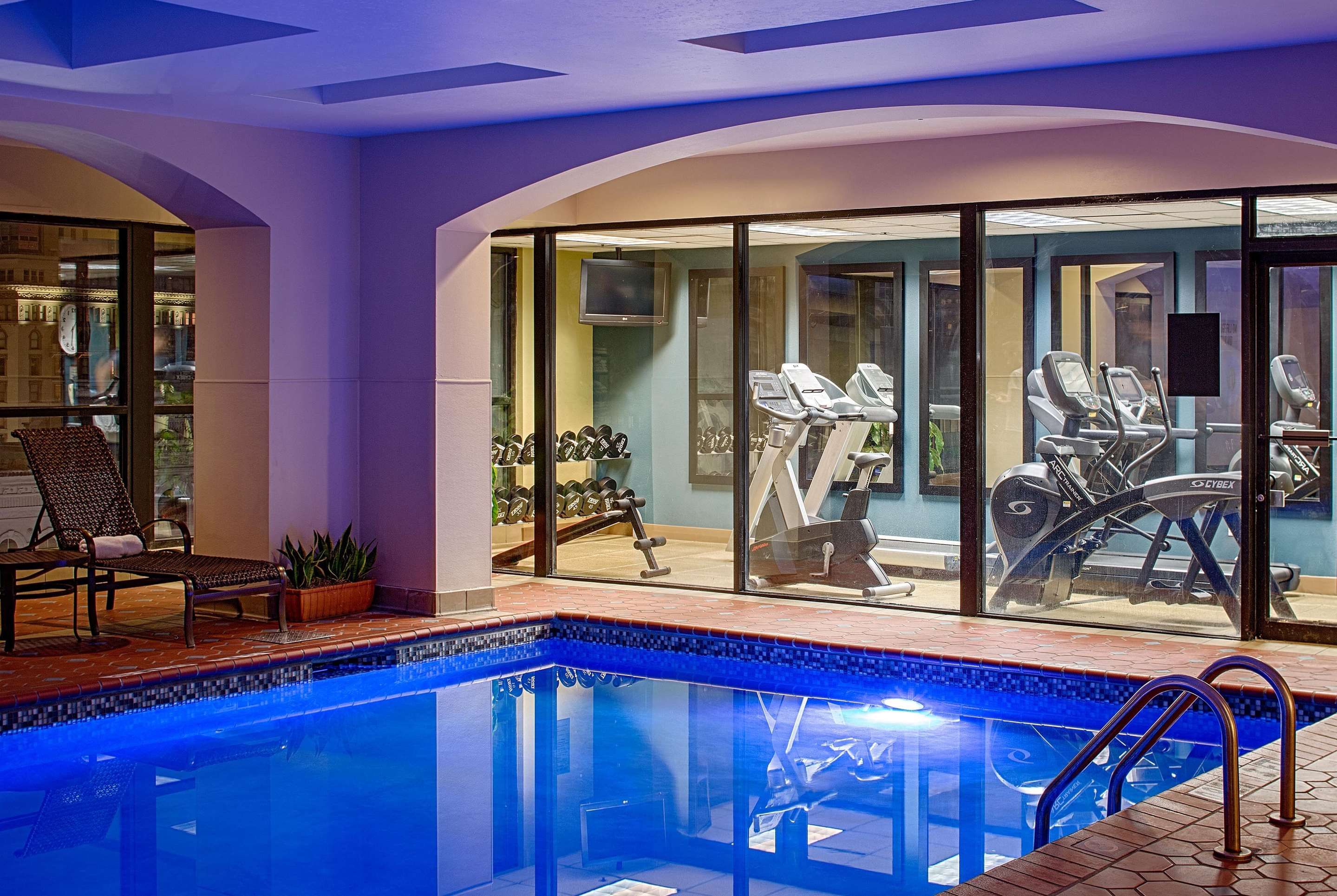 حوض السباحة صورة