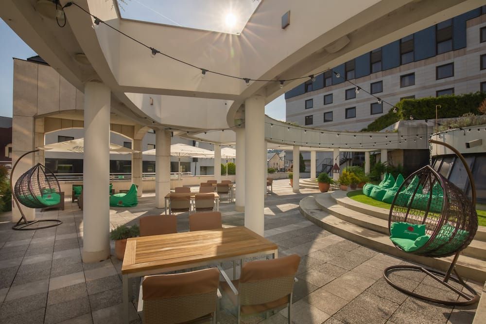 شرفة مرصوفة