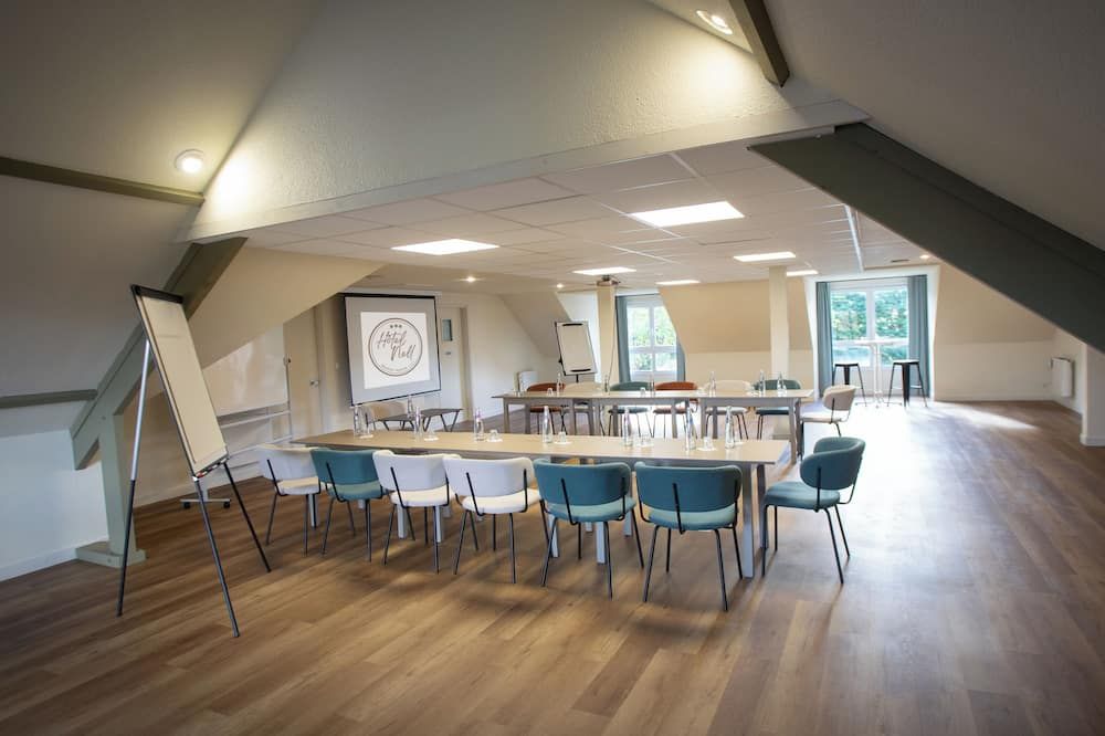 غرفة الاجتماعات