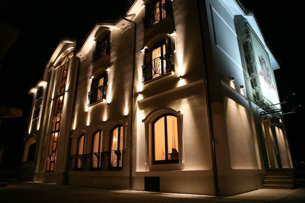 مبنى