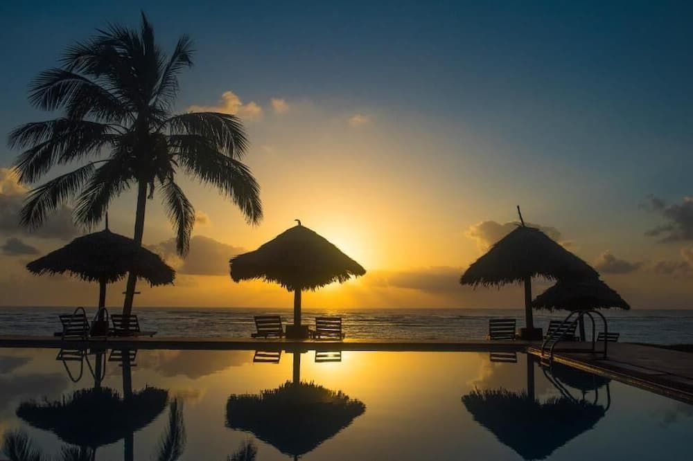 حوض السباحة صورة