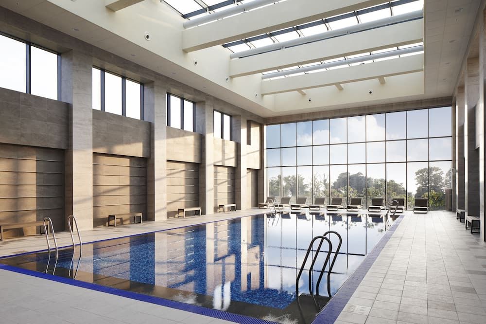 حوض السباحة