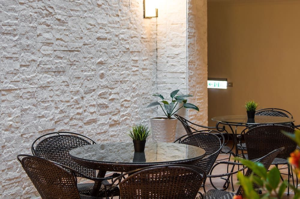 شرفة مرصوفة