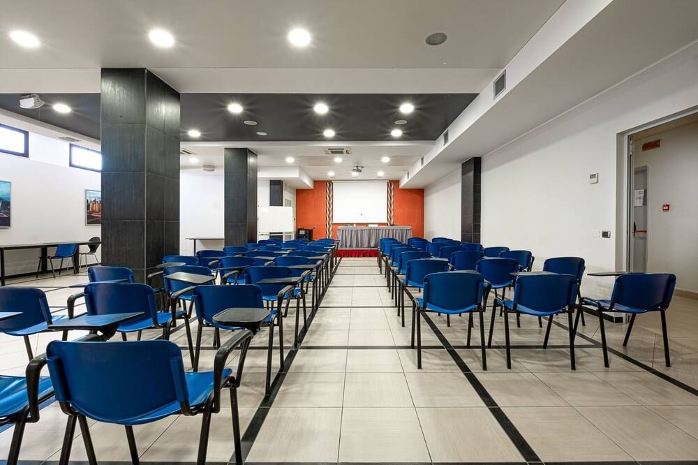 غرفة الاجتماعات