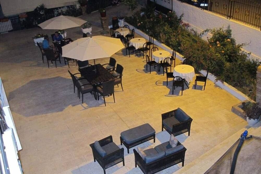 شرفة مرصوفة