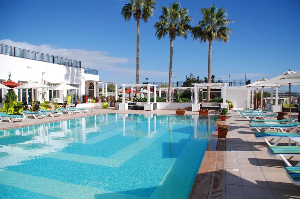 حوض السباحة صورة