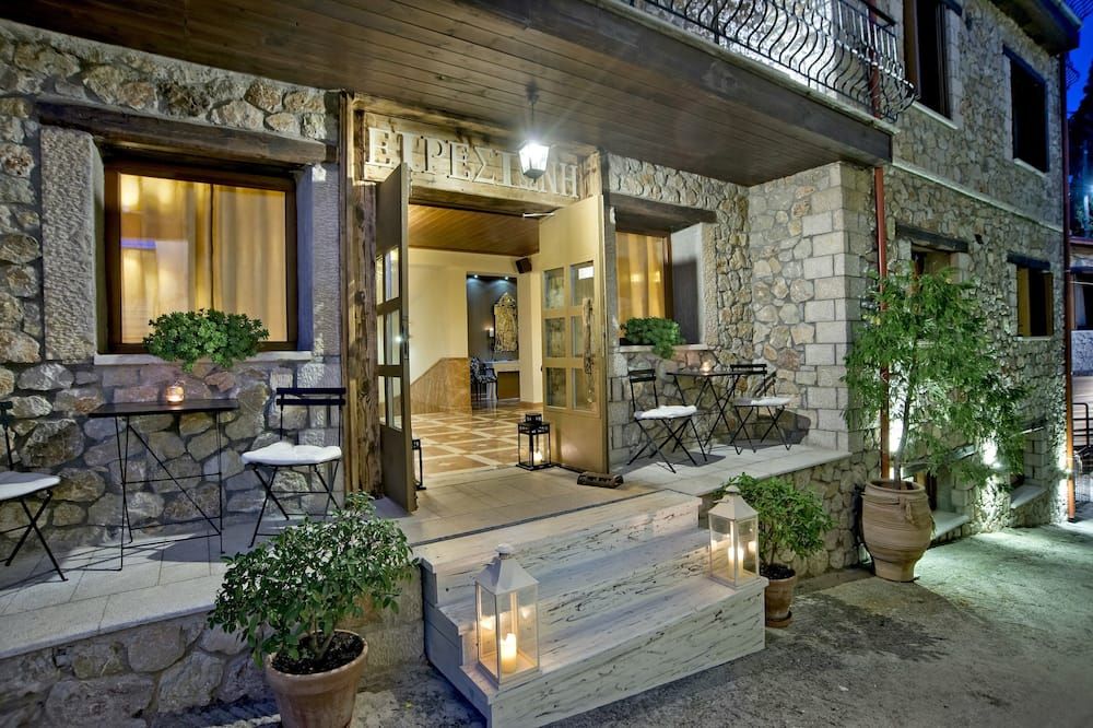 شرفة مرصوفة