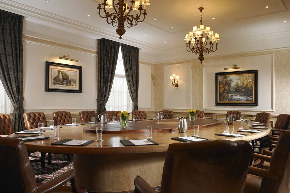 غرفة الاجتماعات