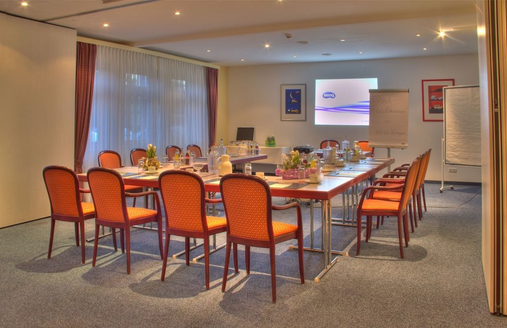 غرفة الاجتماعات