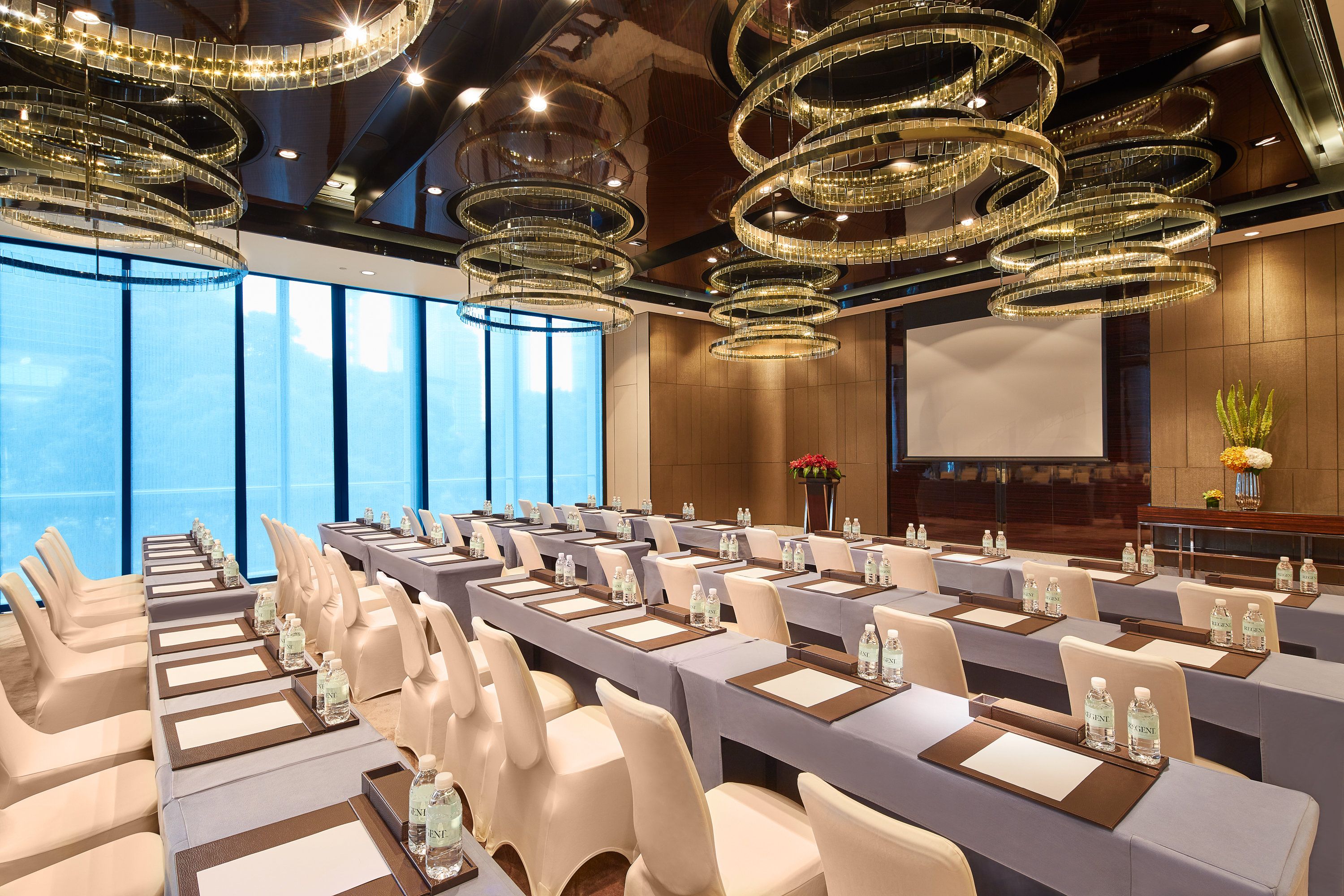 غرفة الاجتماعات