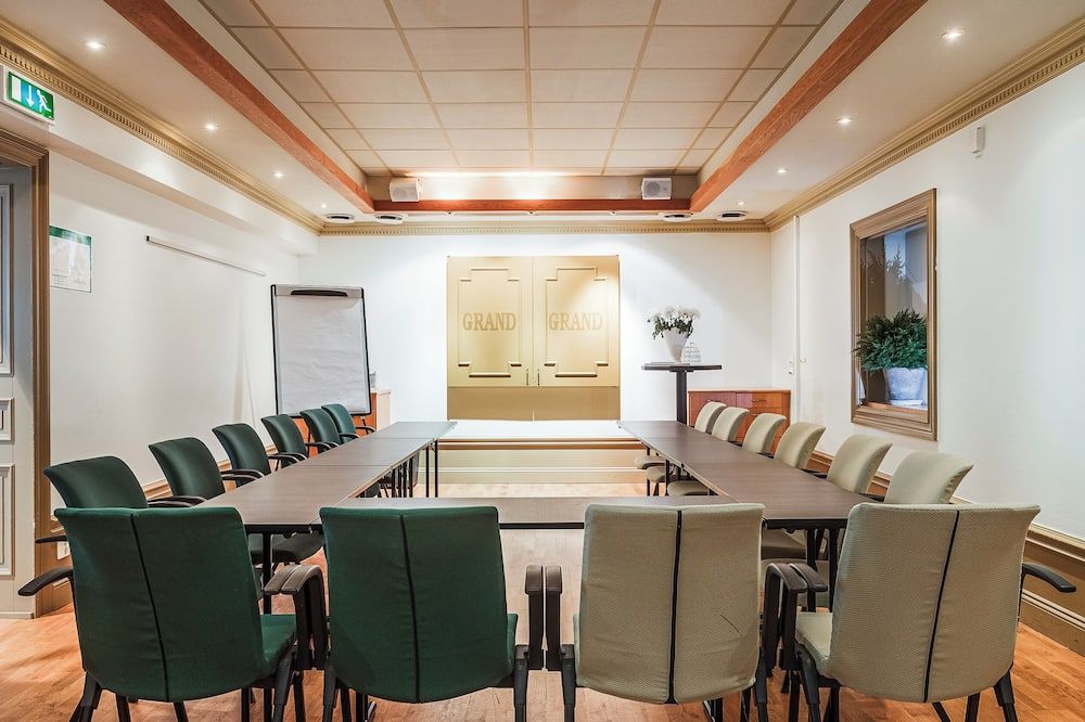 غرفة الاجتماعات