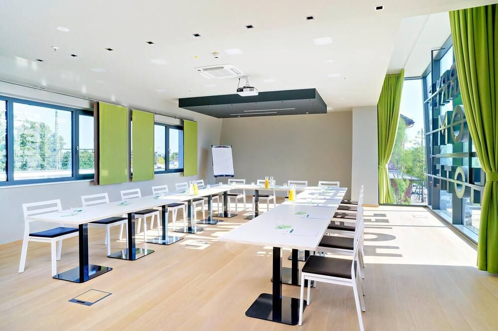 غرفة الاجتماعات