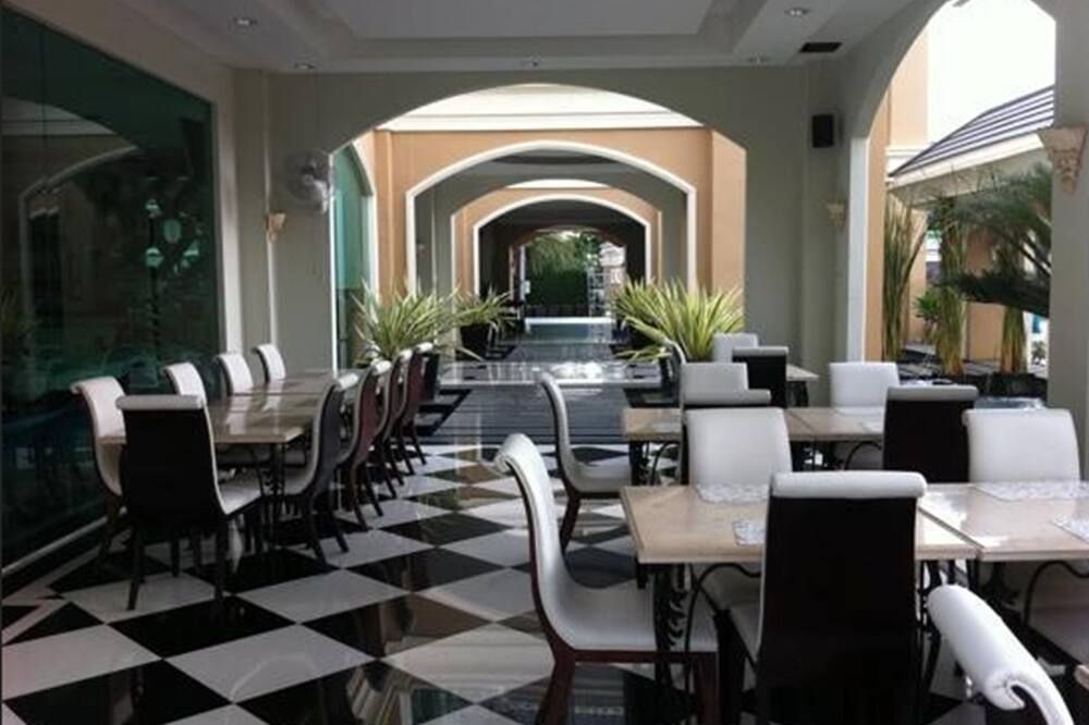 مطعم