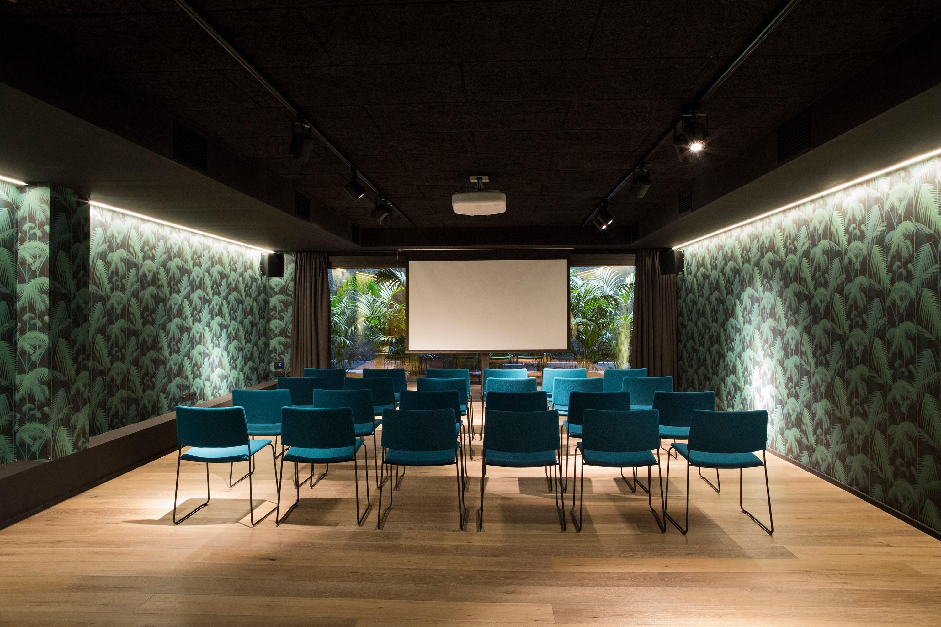 غرفة الاجتماعات