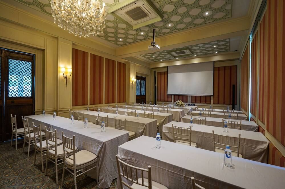 غرفة الاجتماعات