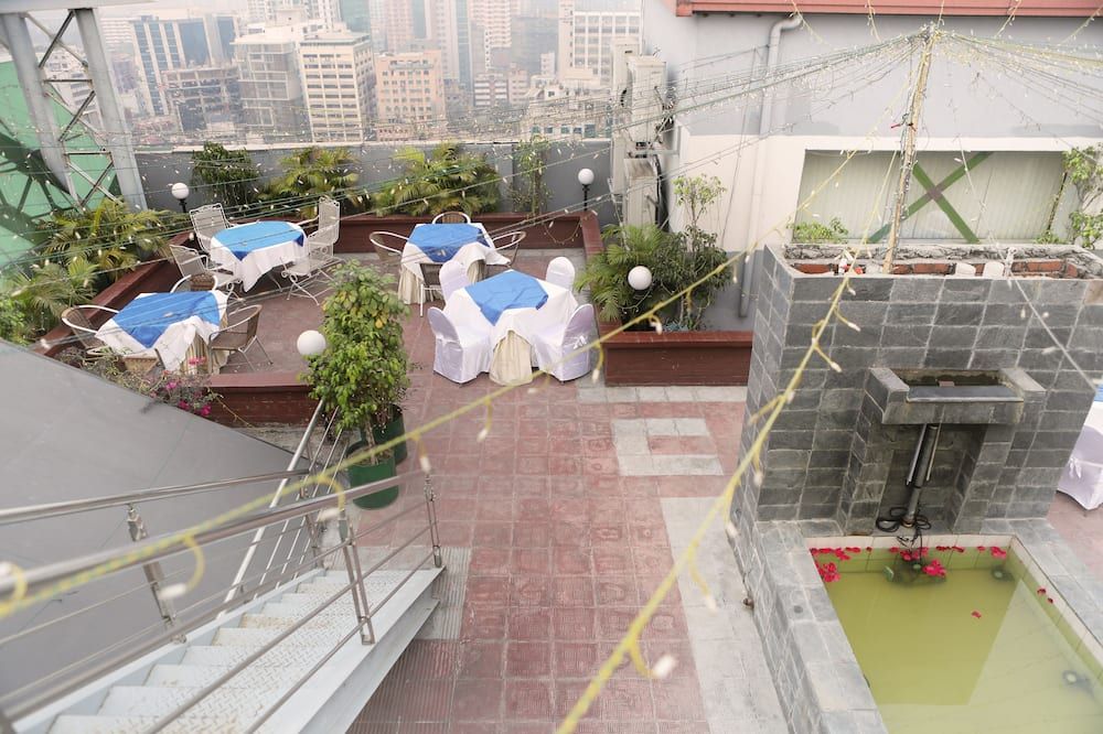 شرفة مرصوفة