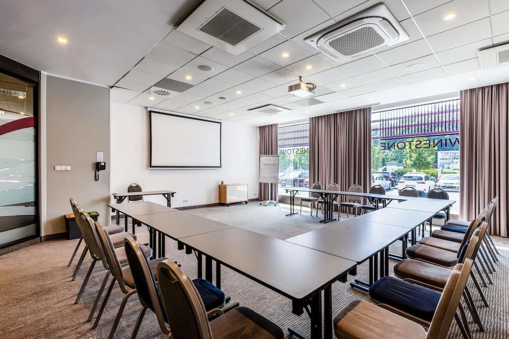 غرفة الاجتماعات