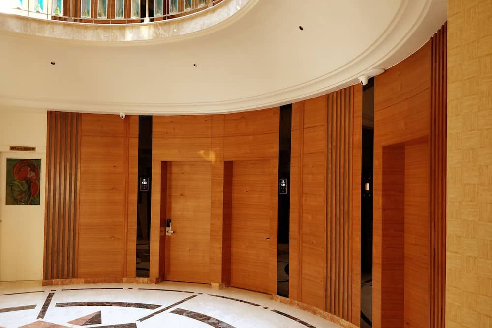 آخر