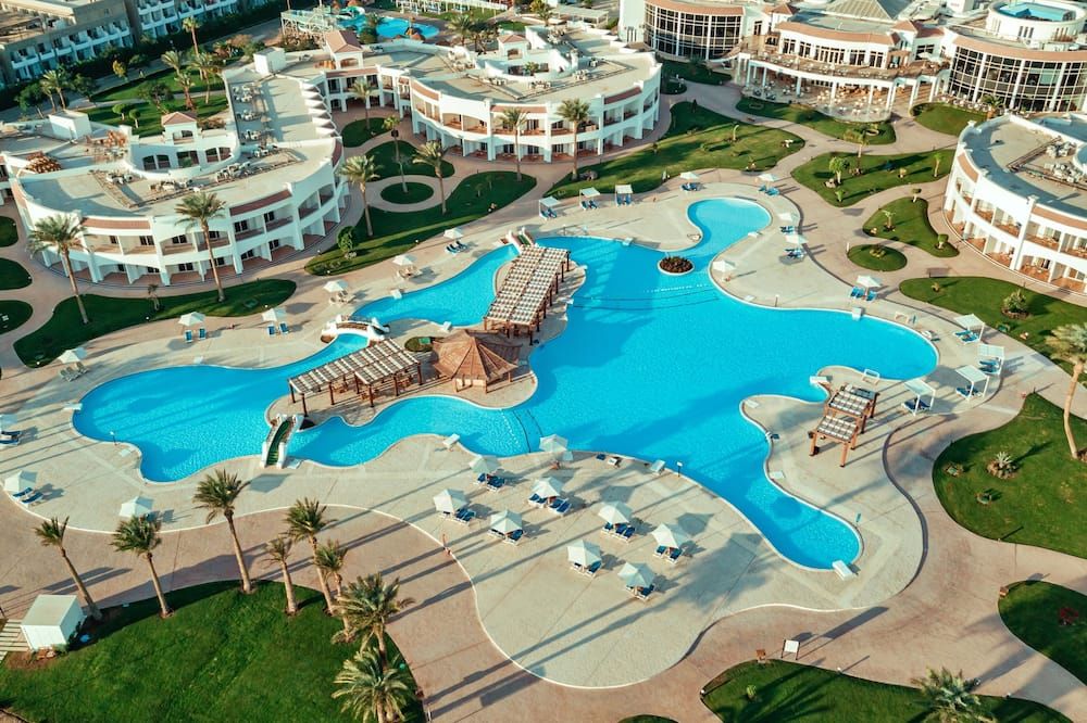 حوض السباحة صورة