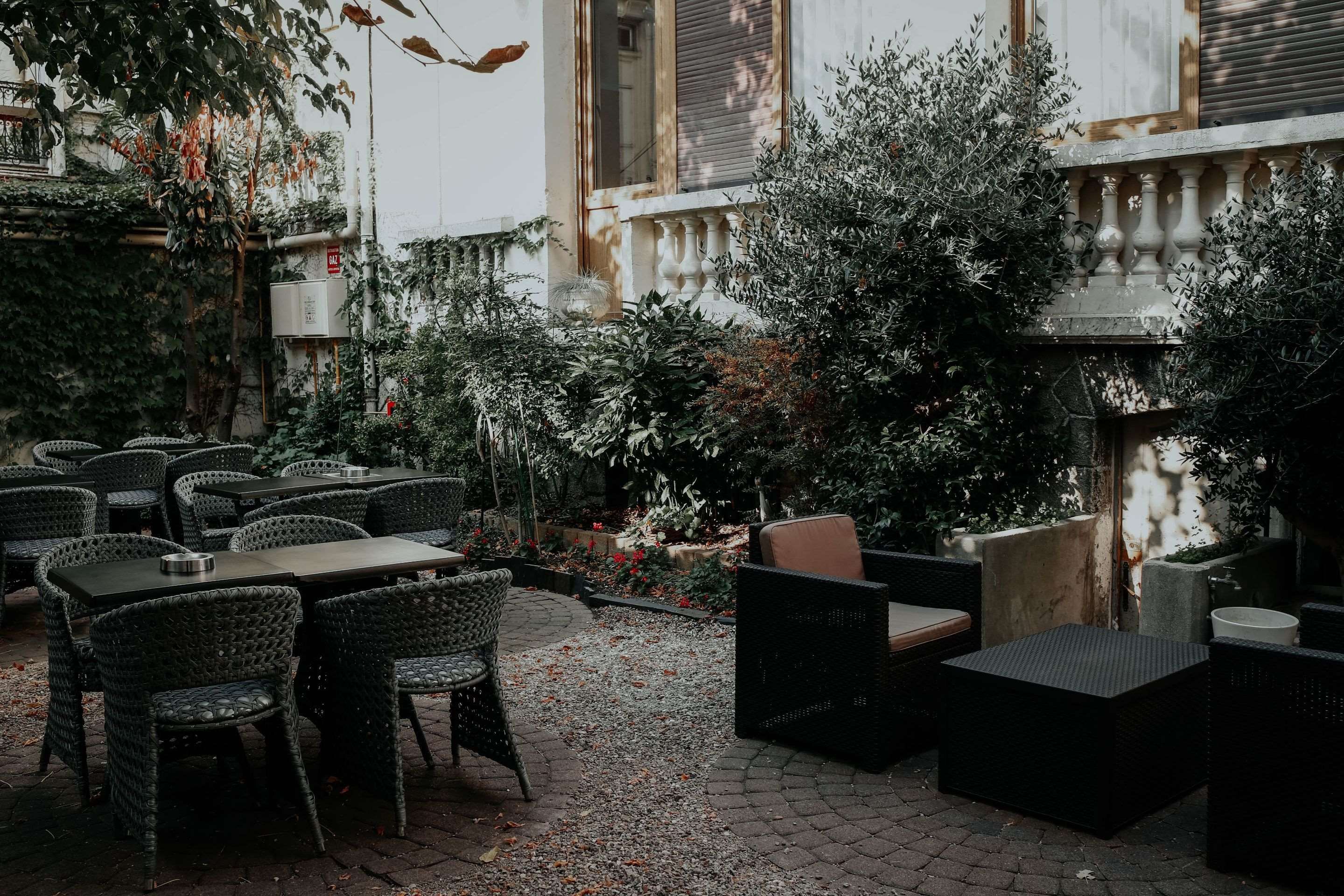 شرفة مرصوفة