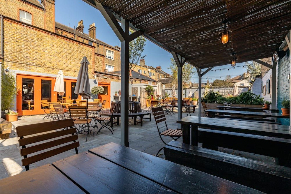 شرفة مرصوفة