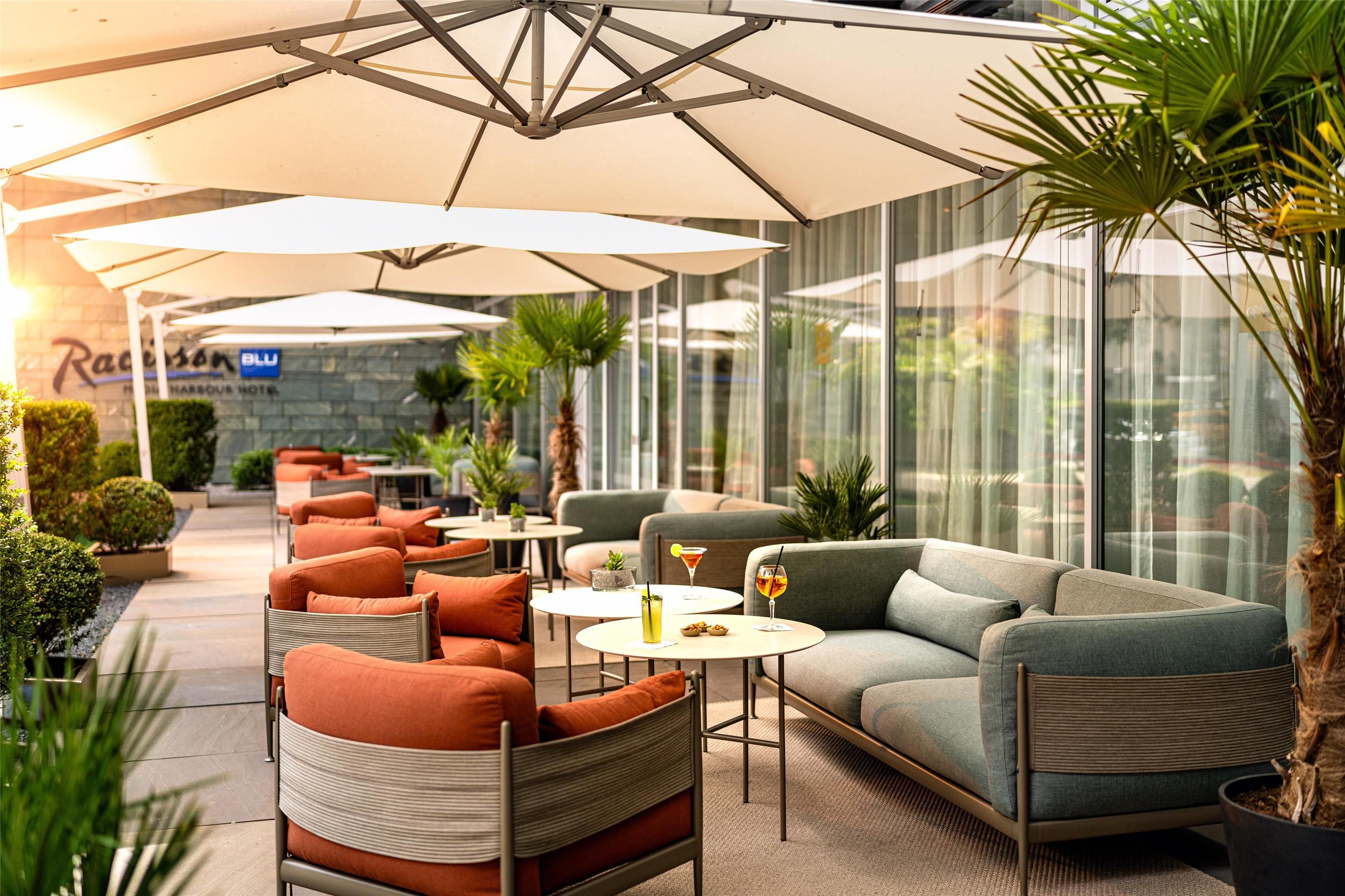 شرفة مرصوفة صورة