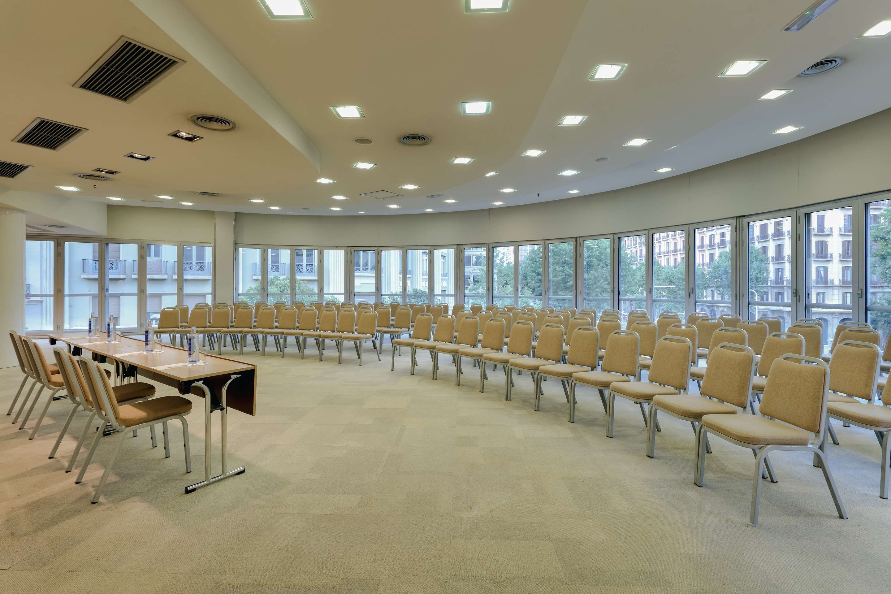 غرفة الاجتماعات