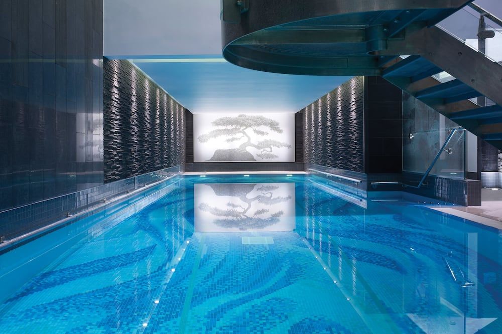 حوض السباحة صورة