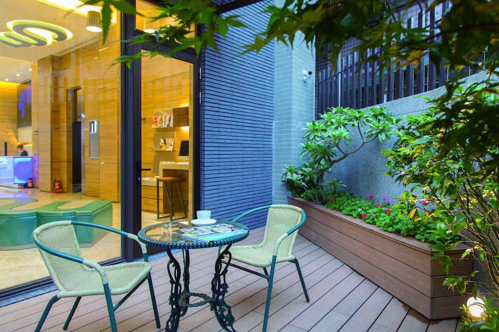 شرفة مرصوفة