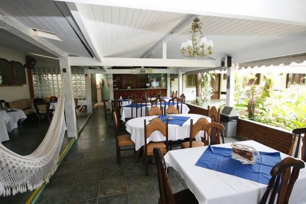 مطعم