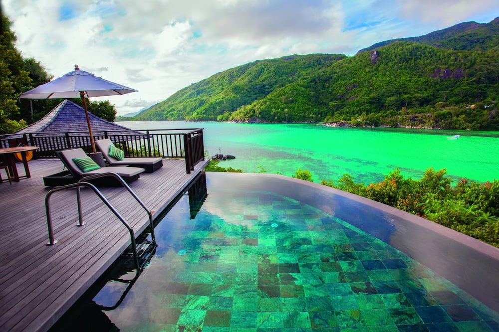 حوض السباحة صورة