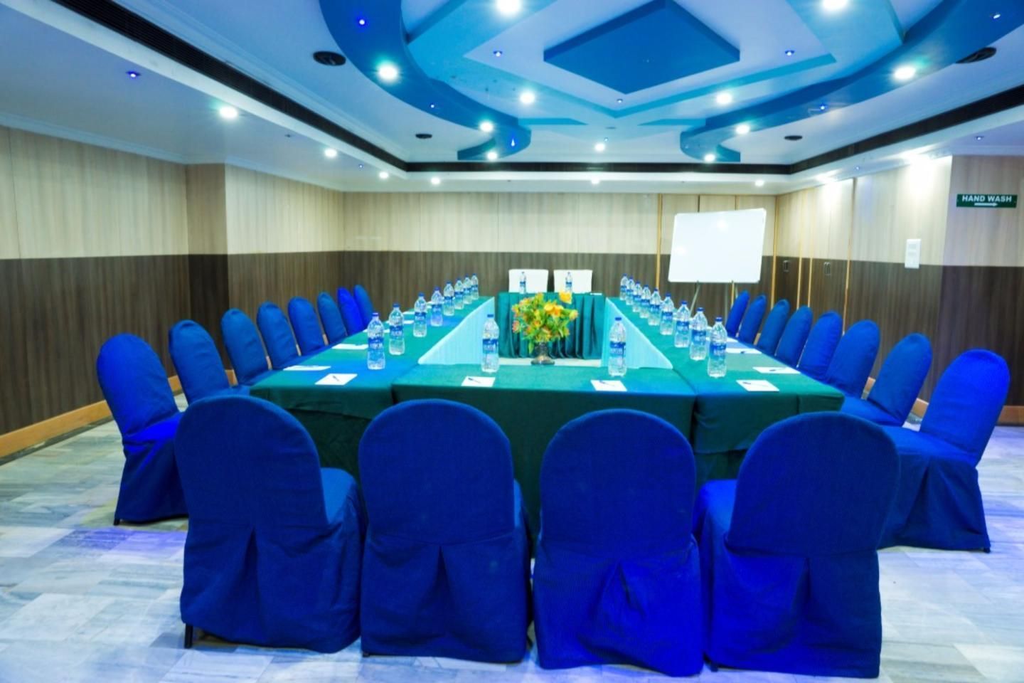 غرفة الاجتماعات