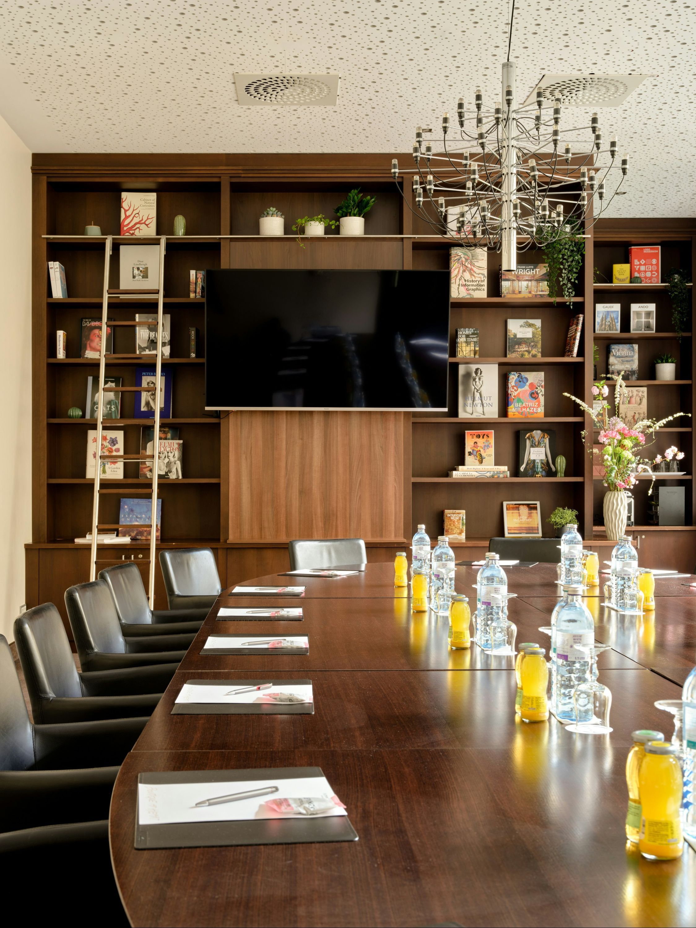 غرفة الاجتماعات