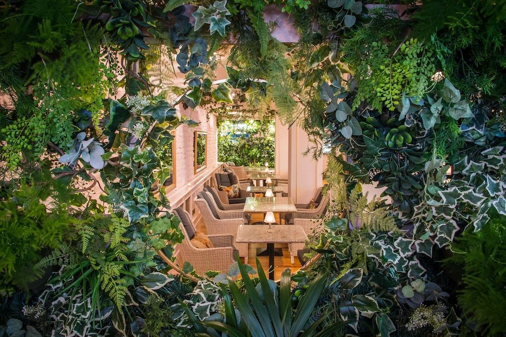 شرفة مرصوفة