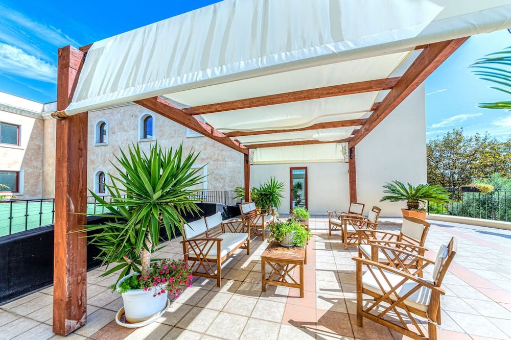 شرفة مرصوفة